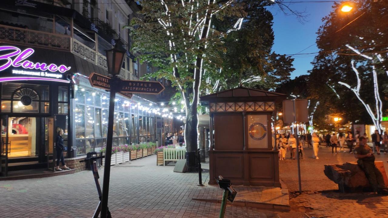 Квартира На Дерибасовcкой 敖德萨 外观 照片